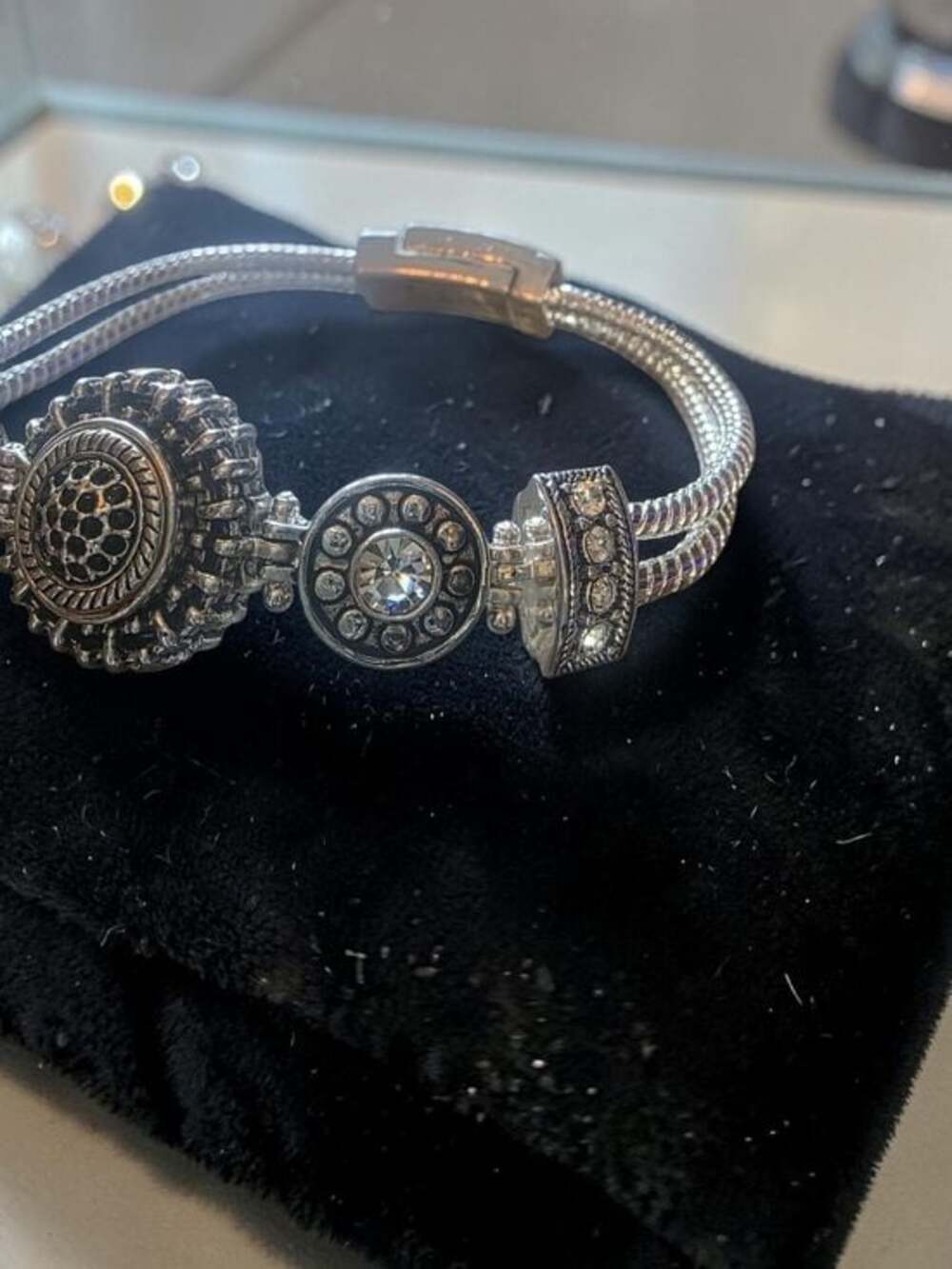 Crystal Statement Bracelet - Picture 3 of 5